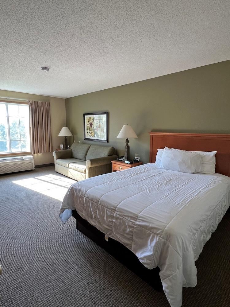 Country Inn Walker photo 8