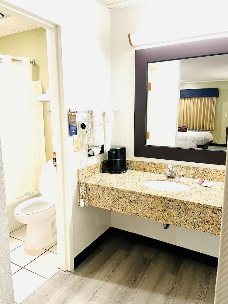 Baymont by Wyndham El Dorado photo 18
