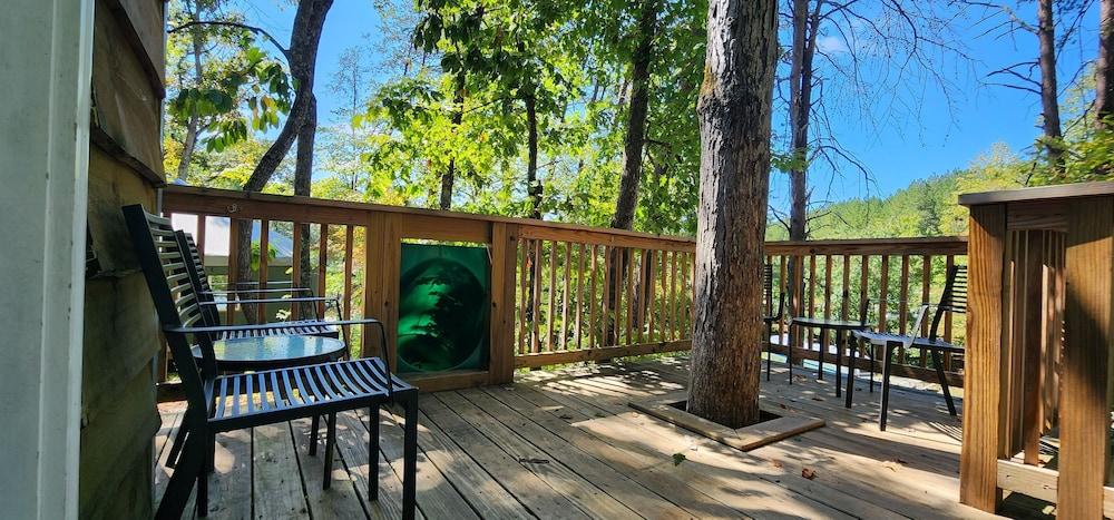 Emberglow Outdoor Resort photo 98