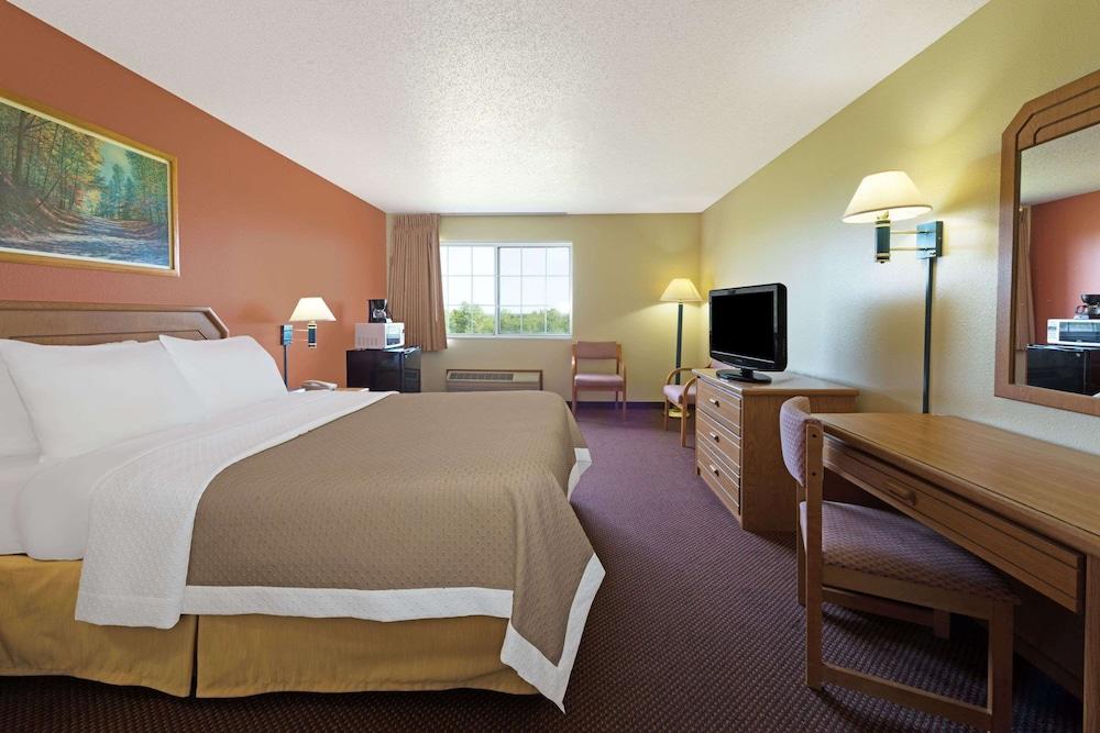Days Inn by Wyndham Cameron photo 9