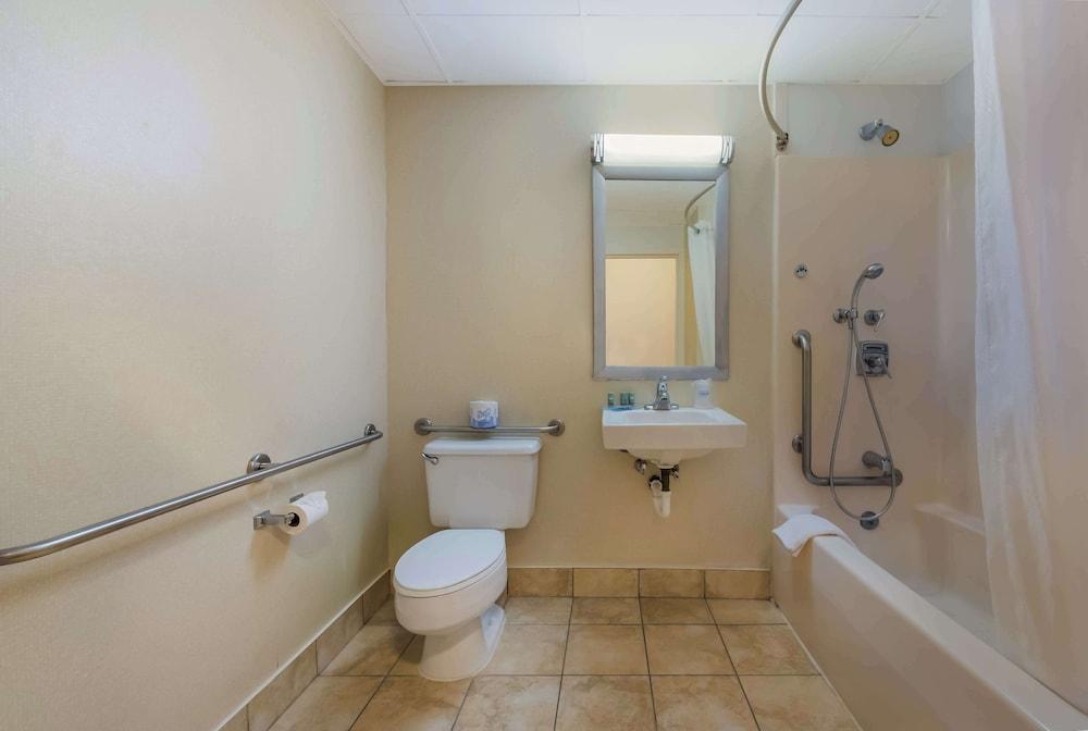 Best Western Executive Hotel Of New Haven - West Haven photo 45