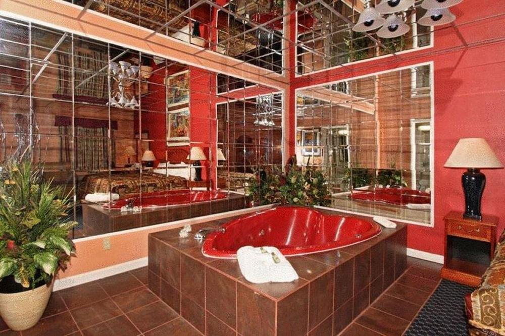 Regal Inn & Suites photo 28