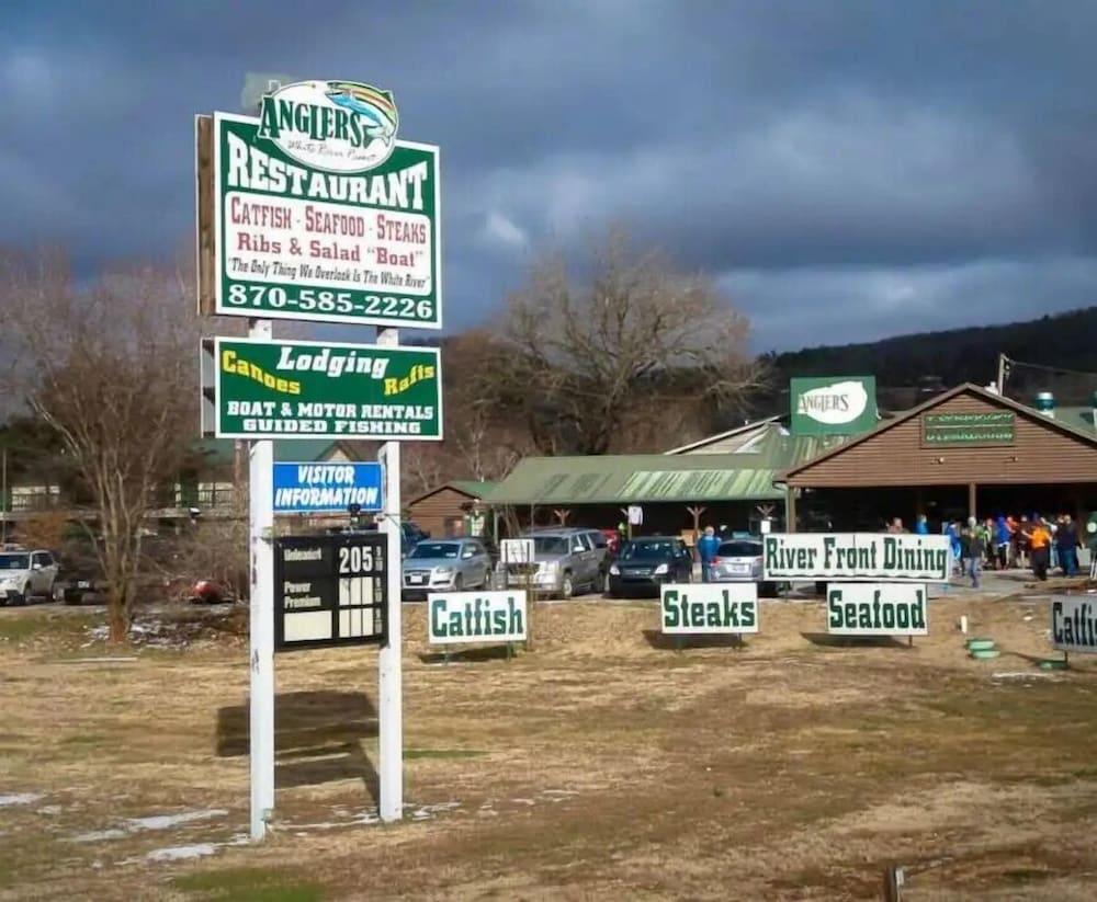 Anglers Riverfront Motel photo 3