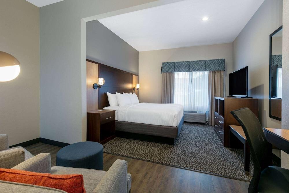 Wingate by Wyndham DFW / North Irving photo 57
