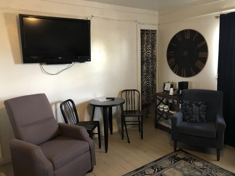 Fort Davis Drug Store Hotel photo 27