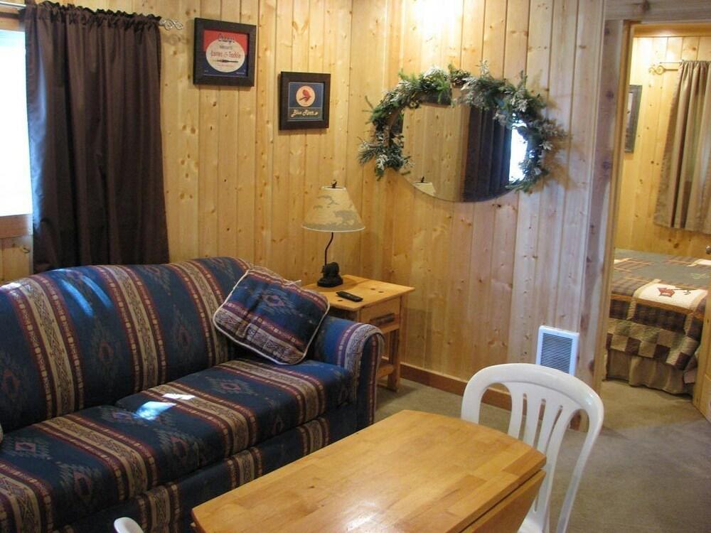Evergreen Motel photo 4