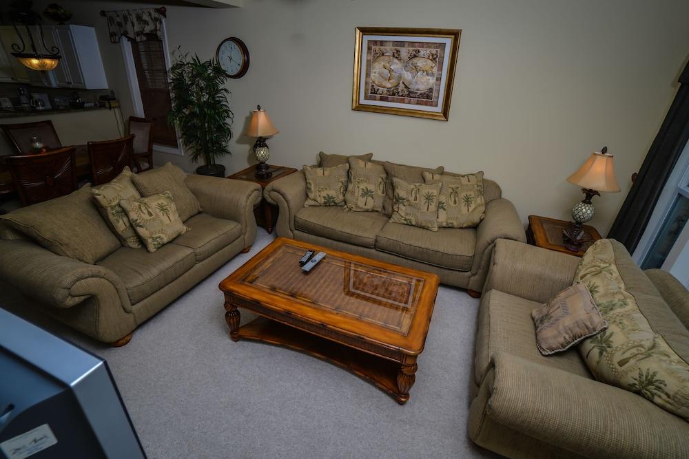 River Oaks Resort photo 85
