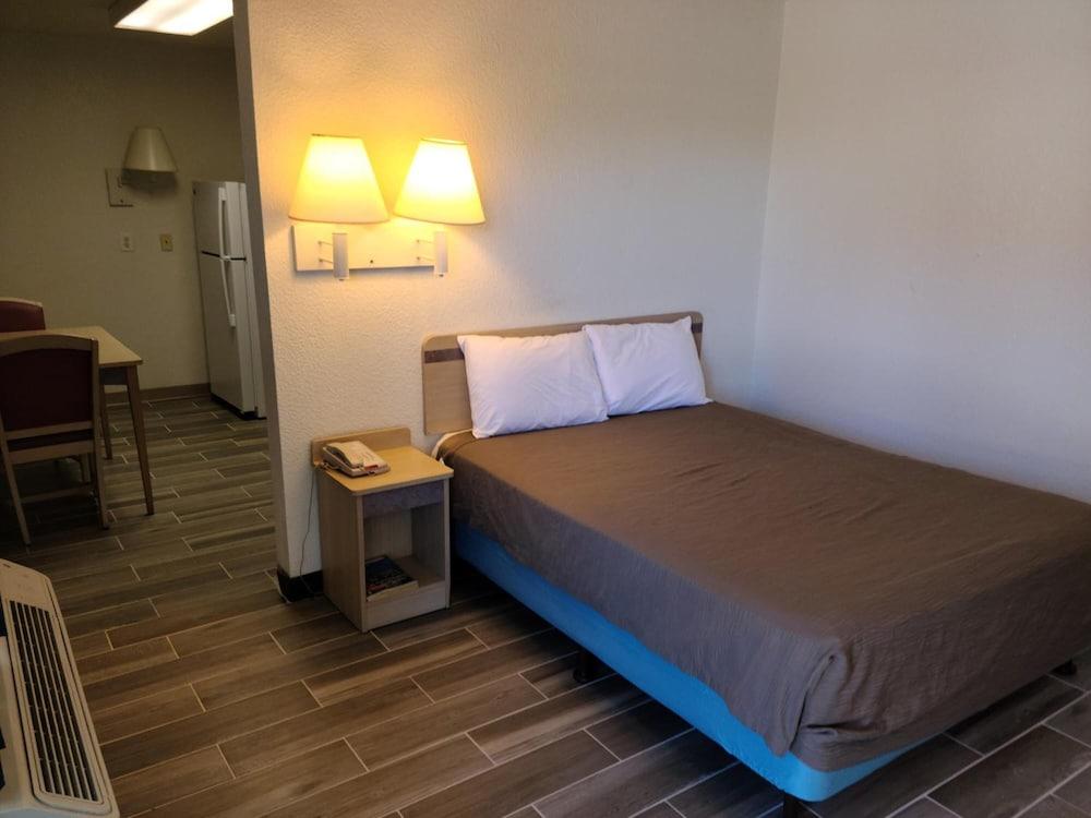 Motel 9 Las Cruces photo 5