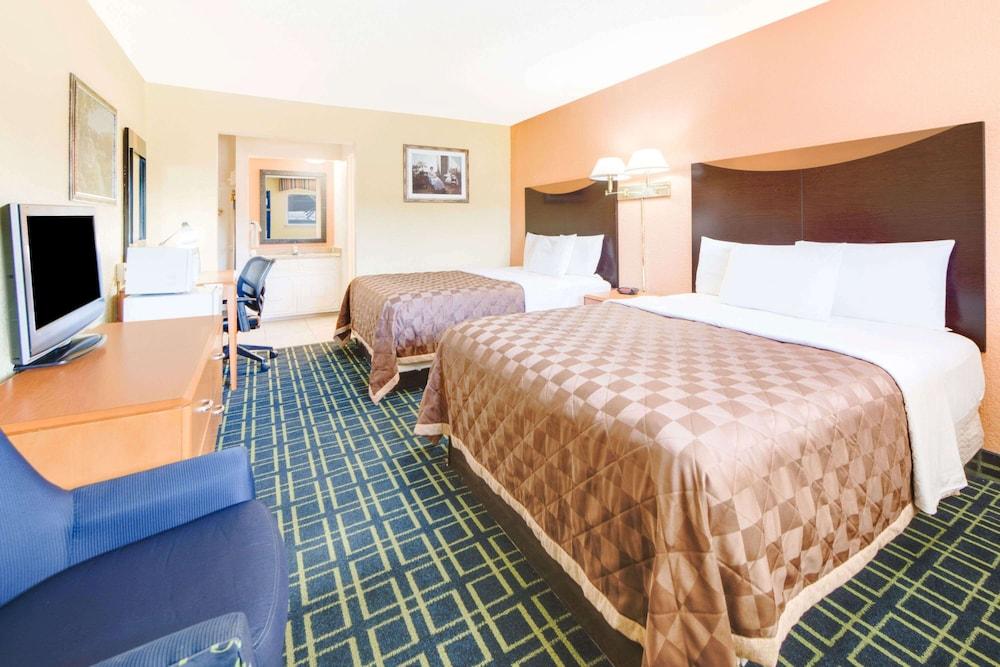 Travelodge by Wyndham Ruidoso photo 3