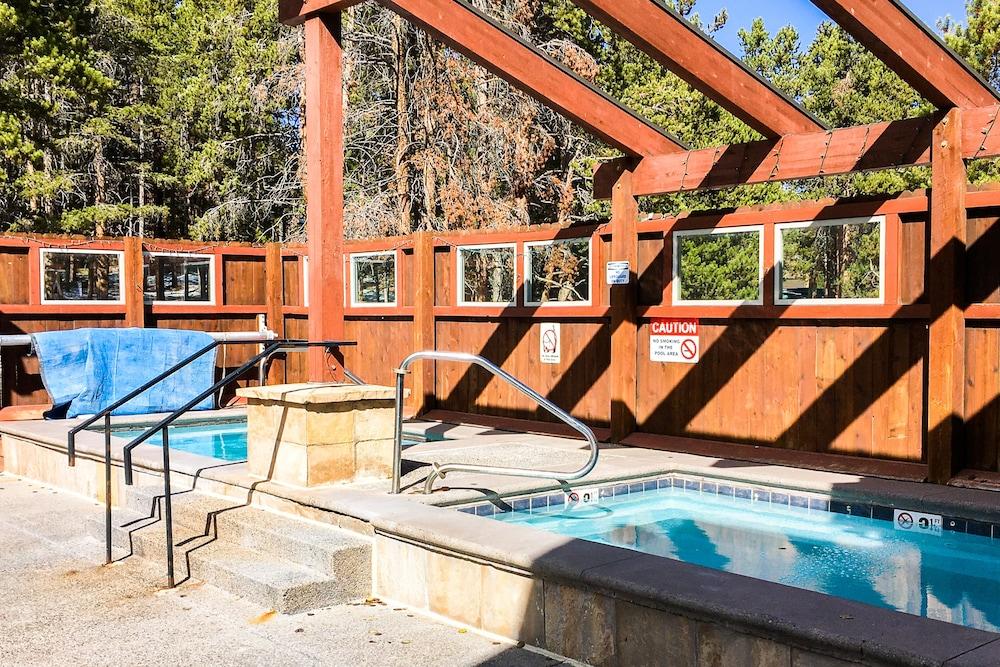 Pine Ridge Condominiums photo 44