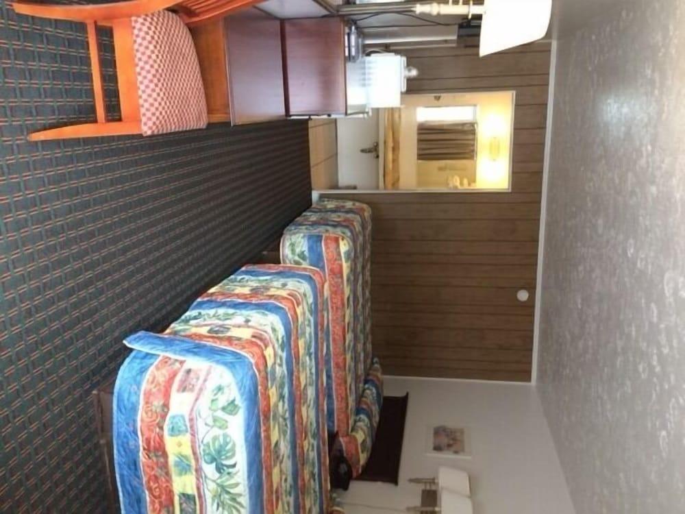 Royal Inn Motel photo 7
