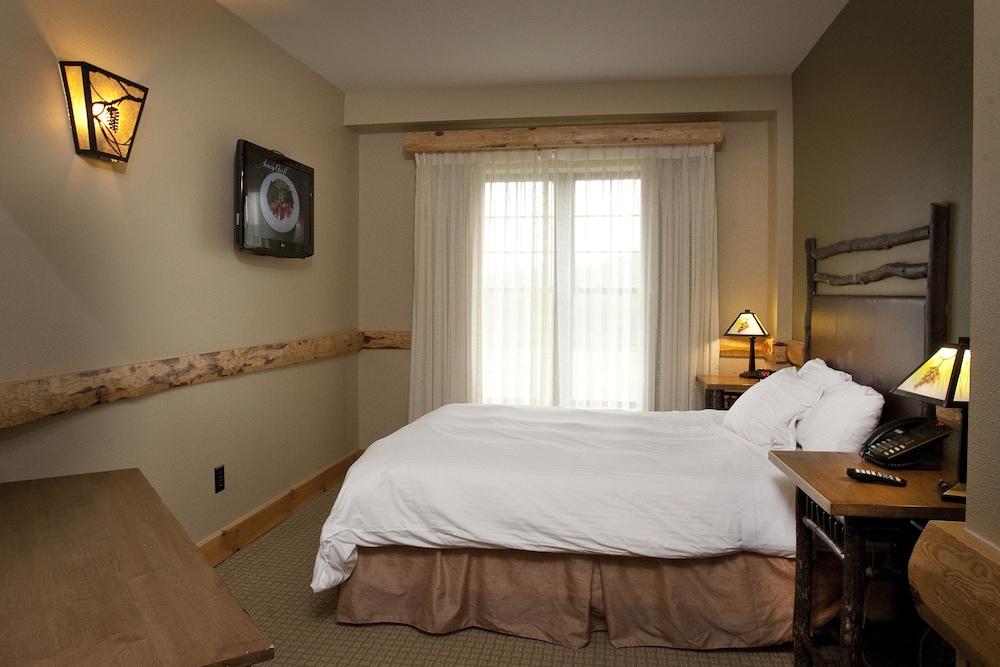 Hope Lake Lodge & Indoor Waterpark photo 62