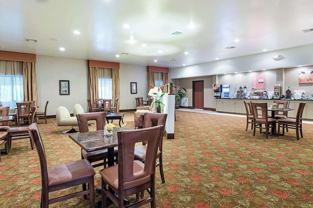 Comfort Suites Leesville near Fort Johnson photo 67