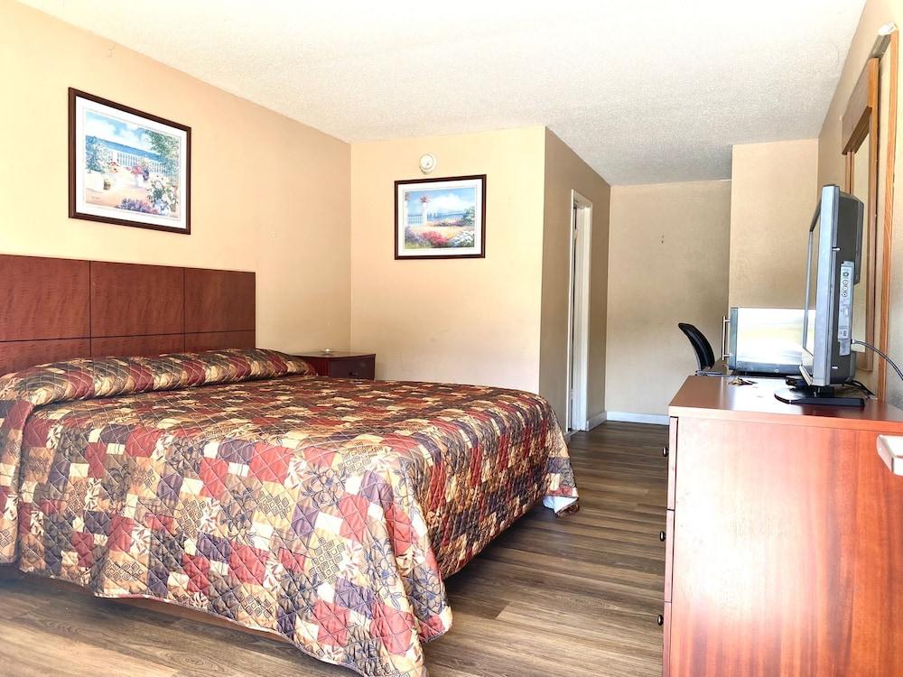 Economy Inn photo 8