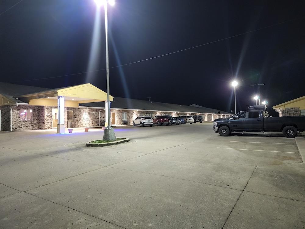 Motel 6 Concordia, MO photo 40