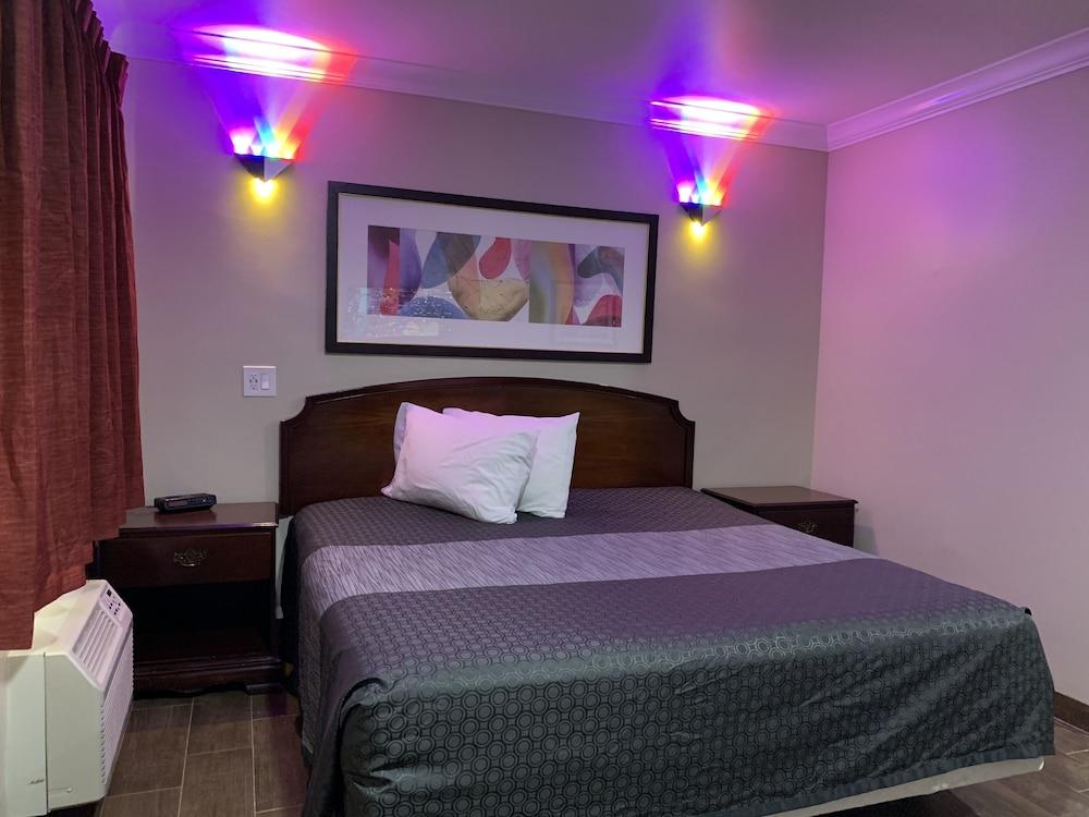 Mesa Motel photo 21