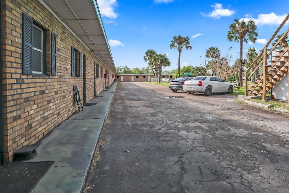 Mathis Motel photo 34
