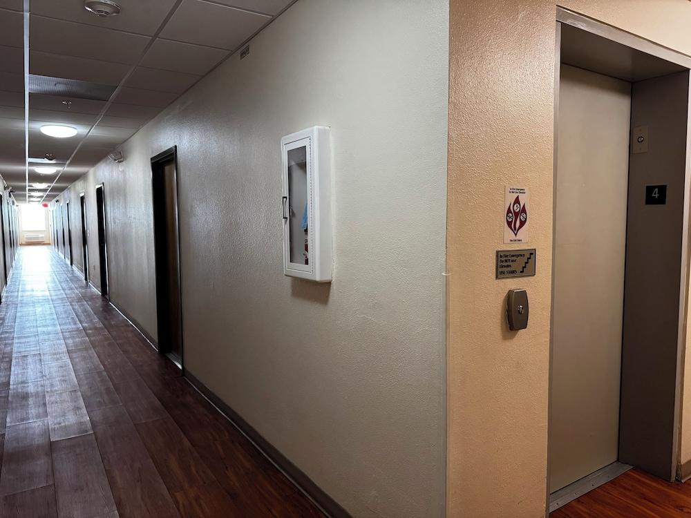 BEST STUDIO INN photo 23