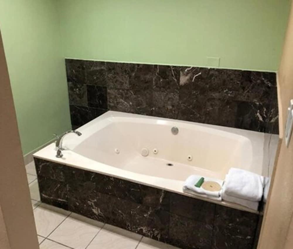American Inn & Suites LAX photo 9