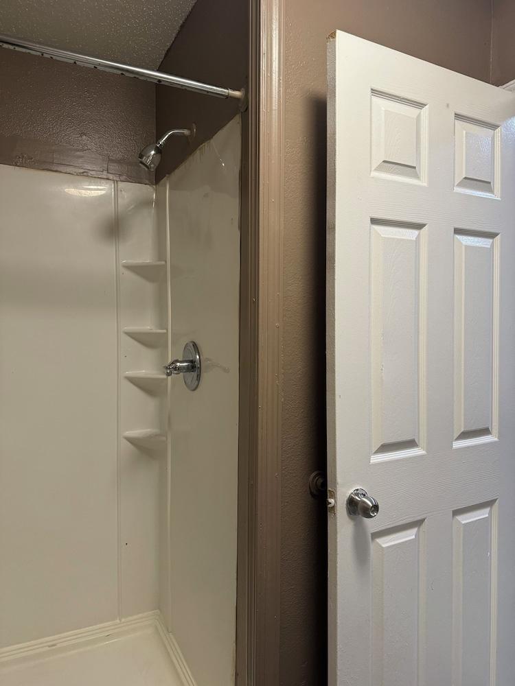 Live In Lodge Extended Stay photo 8