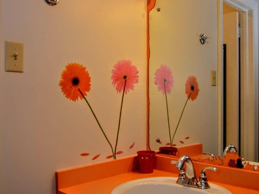The Sunset Motel photo 11