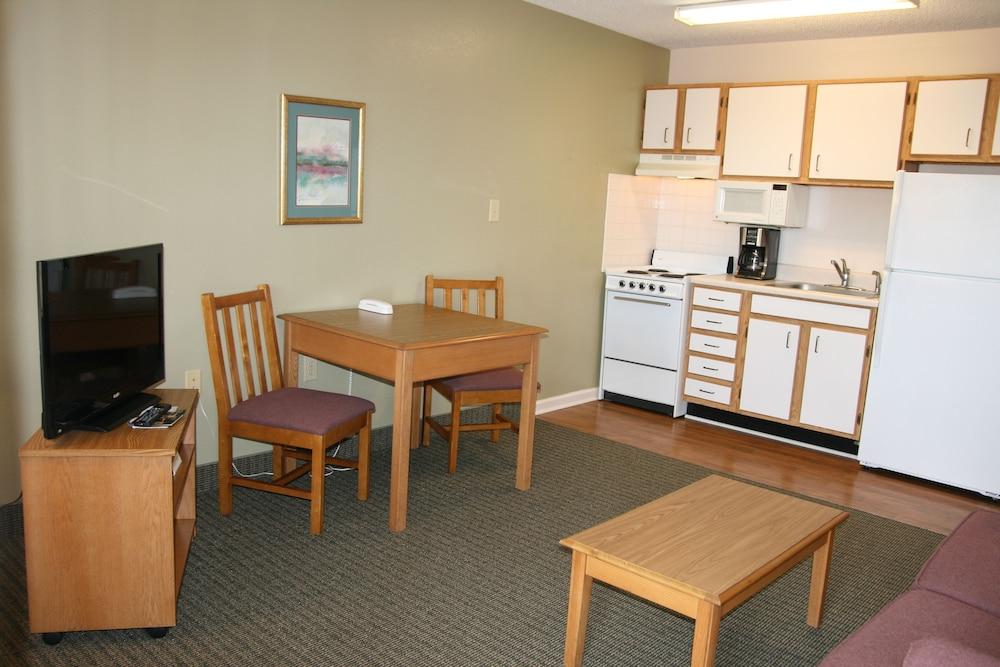 Affordable Suites Sumter SC photo 3