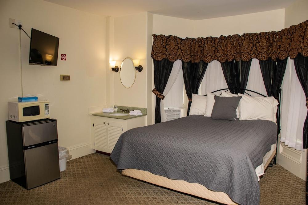 The Whitetail and Suites photo 43