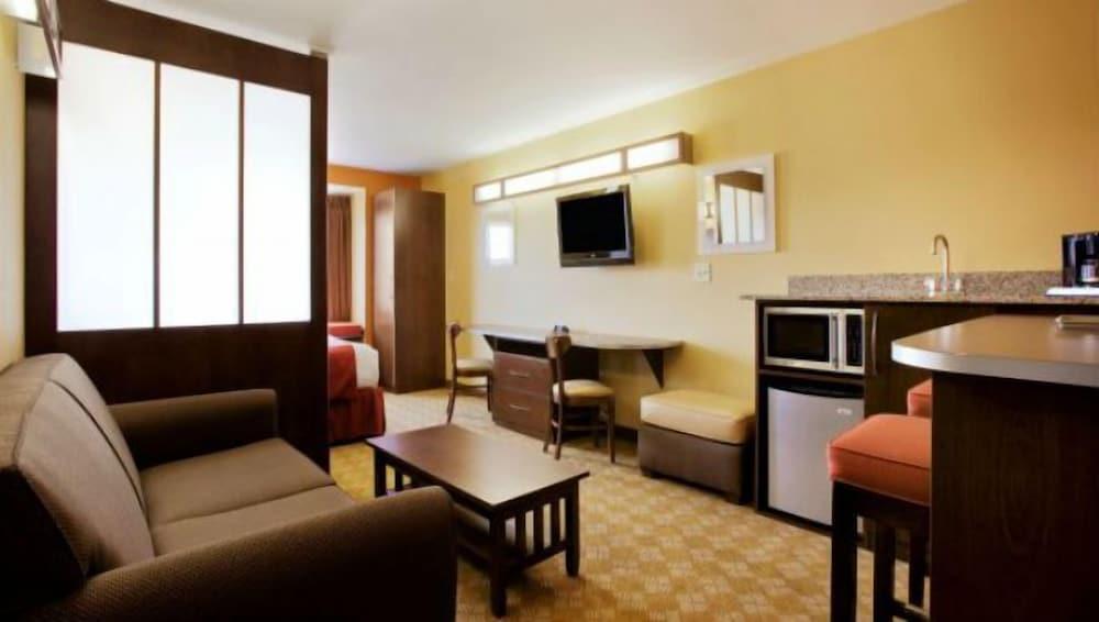 Microtel Inn and Suites by Wyndham Rawlins photo 13