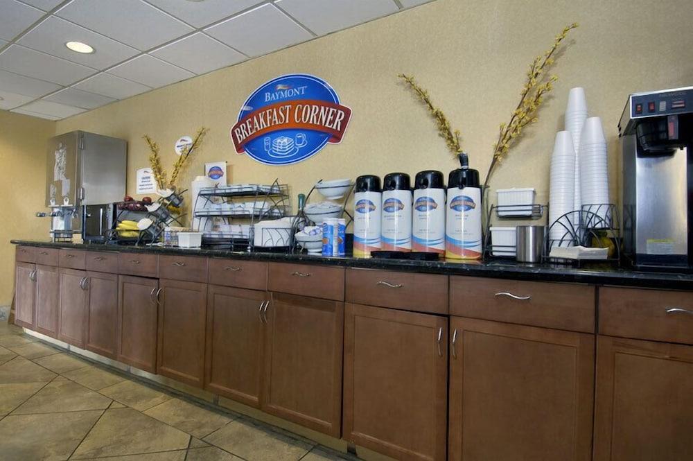 Baymont by Wyndham Mobile/ I-65 photo 22