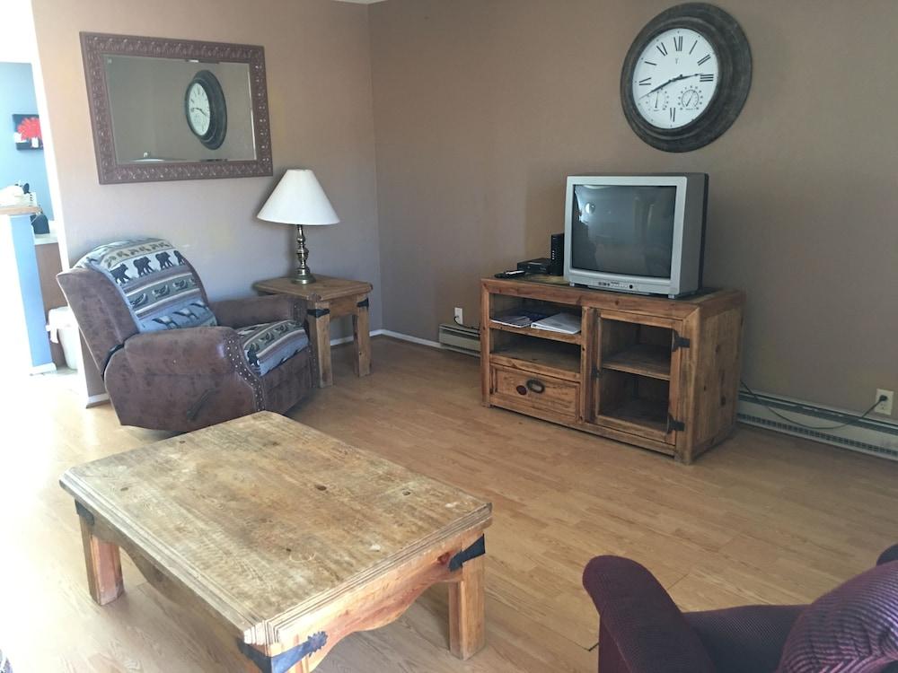Pinecliff Village photo 40
