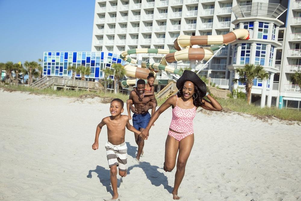 Crown Reef Beach Resort and Waterpark photo 93