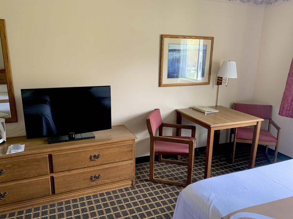 Country Inn Deerwood photo 25