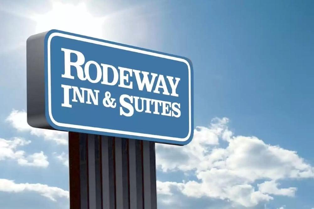 Rodeway Inn & Suites photo 3