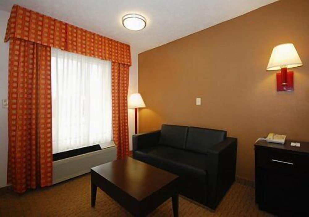 Quality Inn Savannah South photo 3