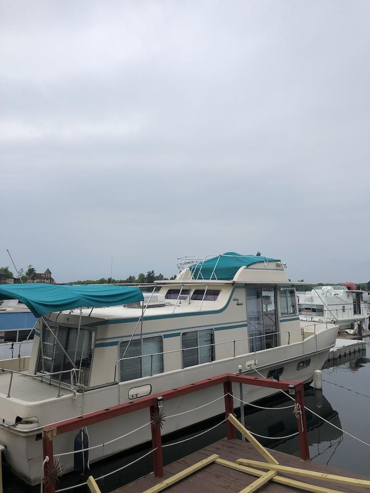 Hills Motor Court & Marina photo 57