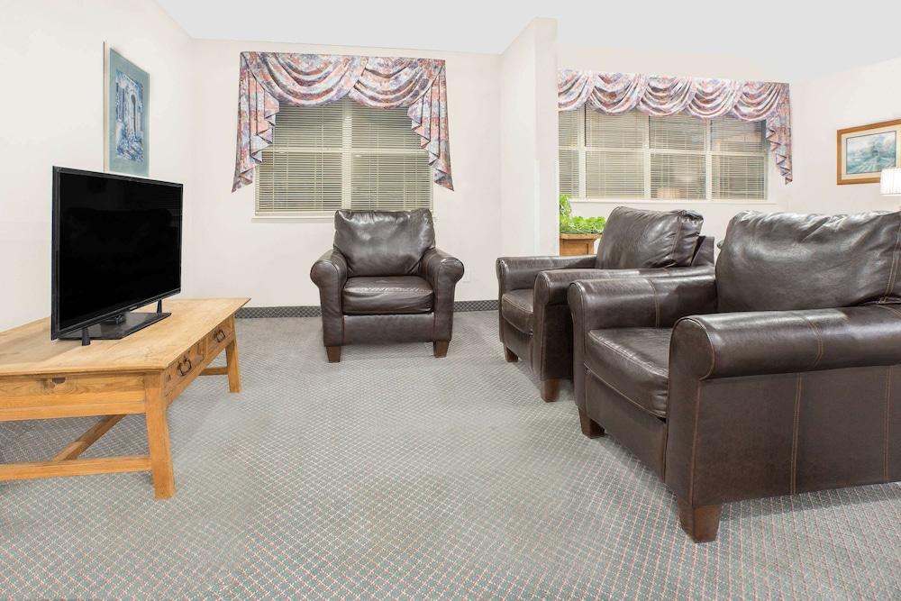 Microtel Inn by Wyndham Broken Bow photo 12