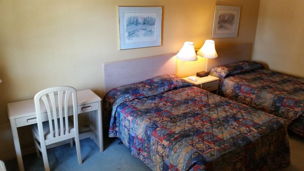 Victorian Inn photo 6