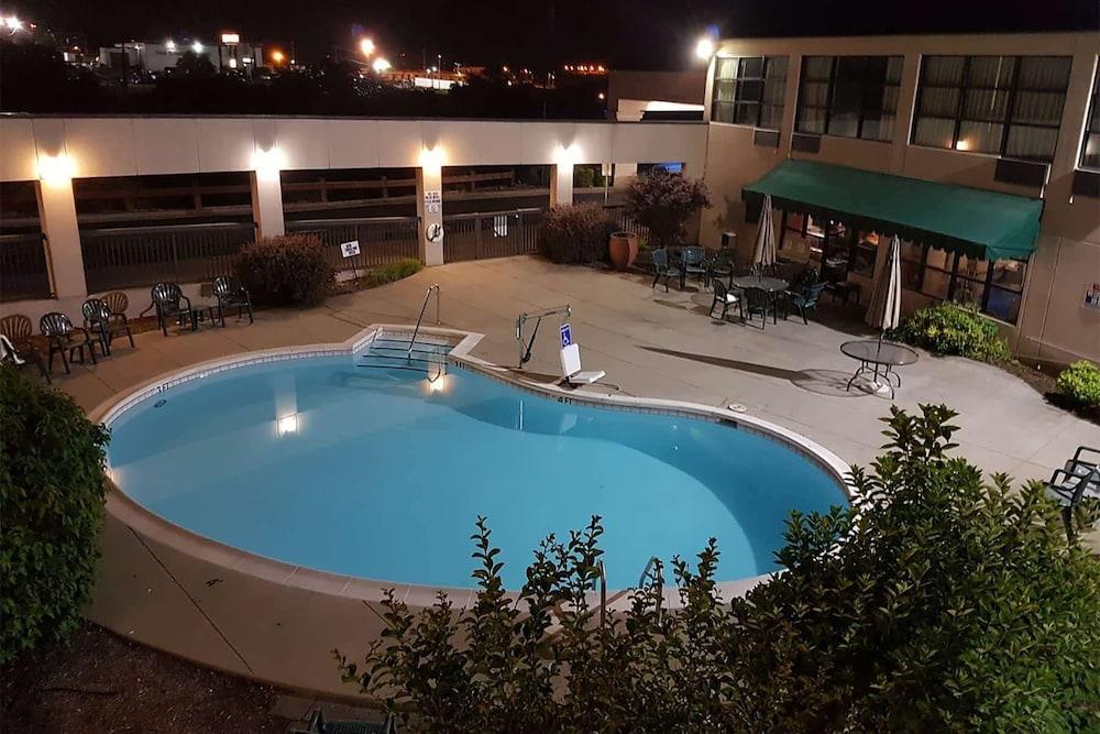 Travelodge by Wyndham Roanoke photo 4