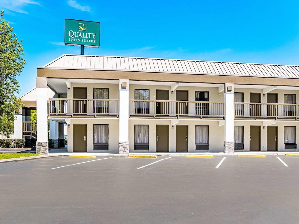 Farragut Inn & Suites photo 25