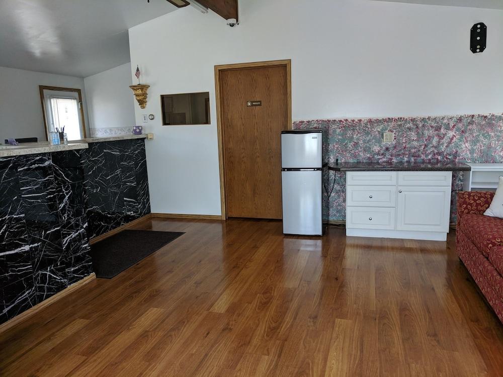 Skyview Motel photo 20
