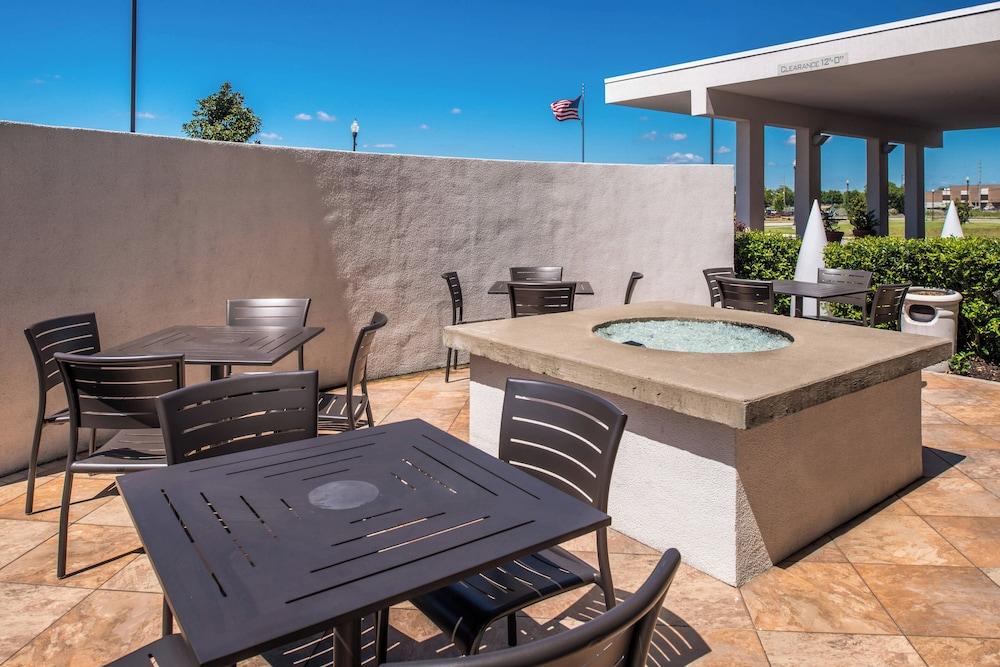 SpringHill Suites Huntsville Downtown photo 25