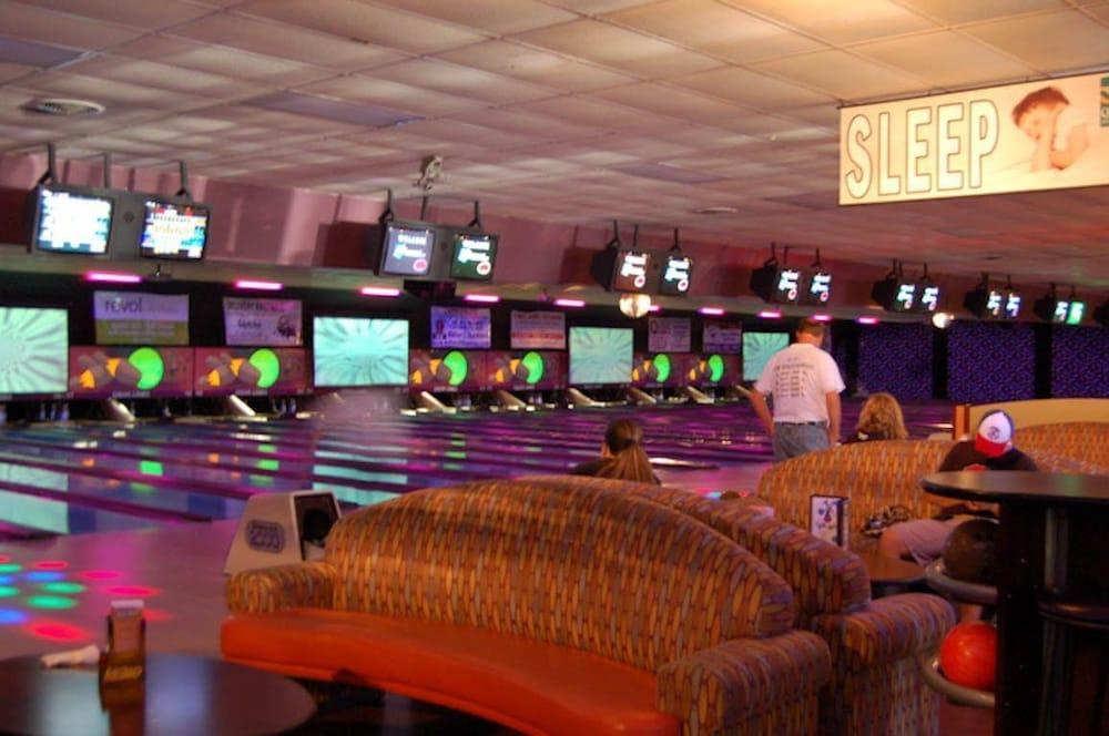 Cedar Stables Inn and Suites photo 12
