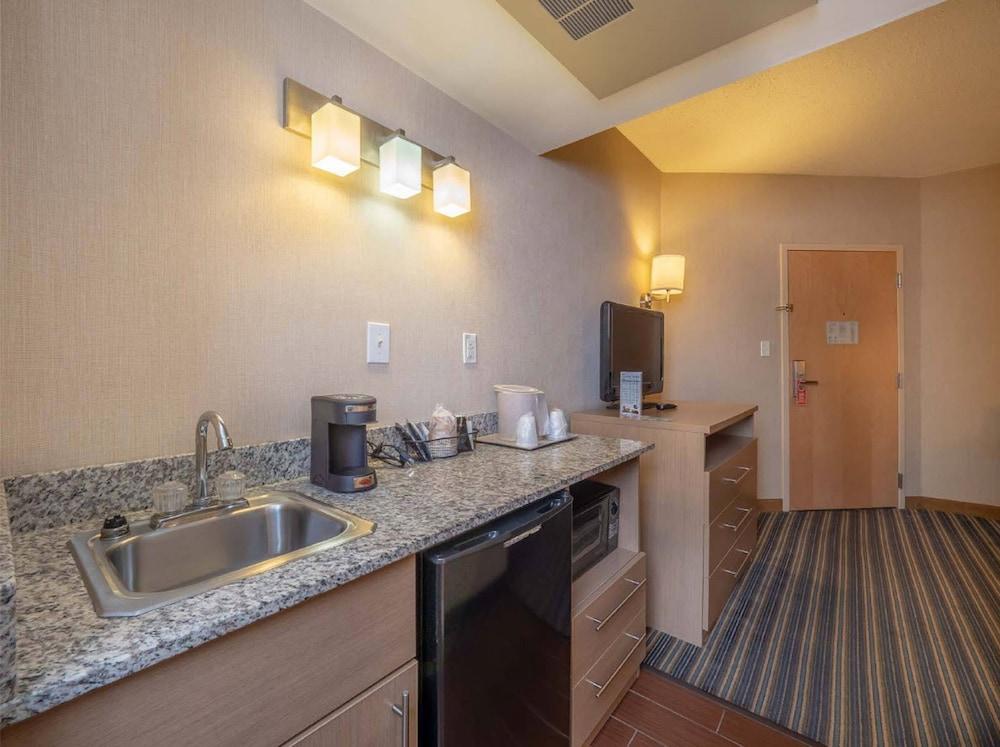Atlantic Sands Hotel & Conference Center photo 39