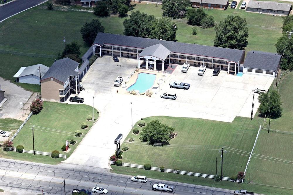 Relax Inn Mineral Wells photo 4