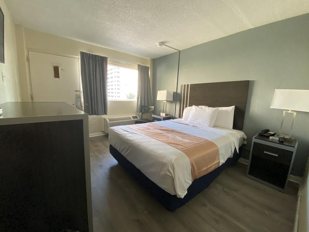 Red Carpet Inn & Suites photo 52