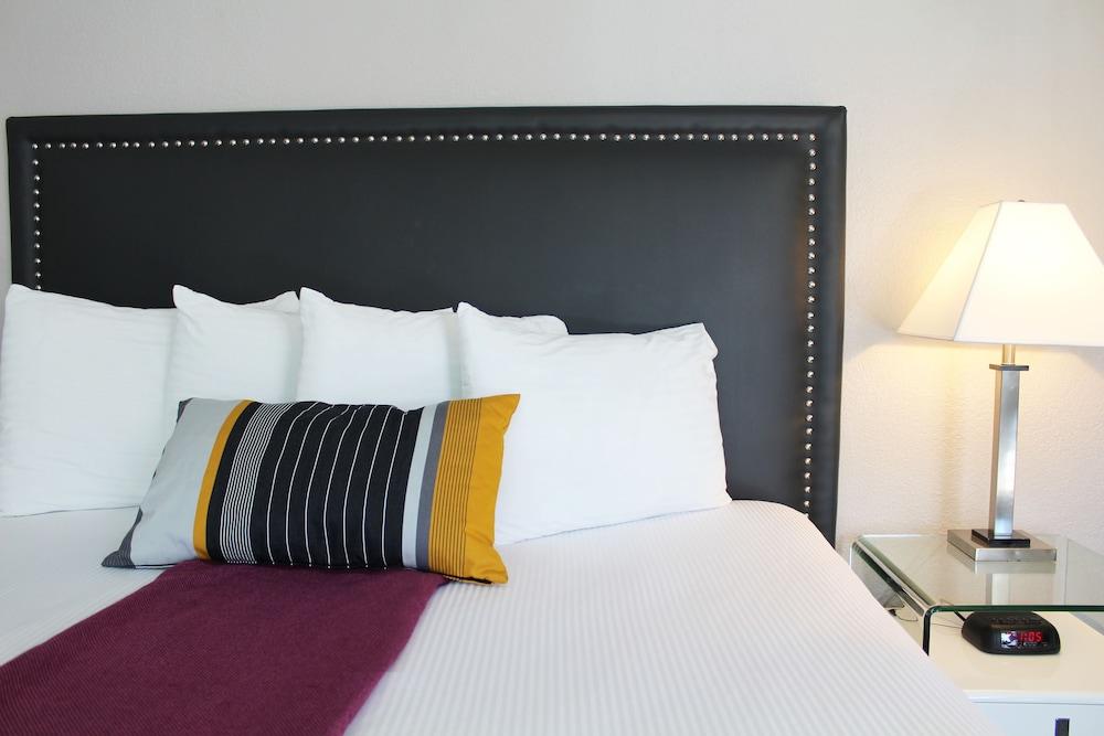 Hotel Iris - San Diego photo 10