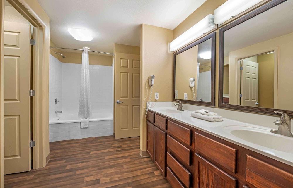 Extended Stay America Suites Indianapolis Northwest I465 photo 11