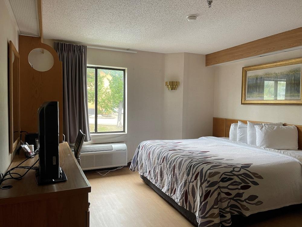 Red Roof Inn Branson photo 8