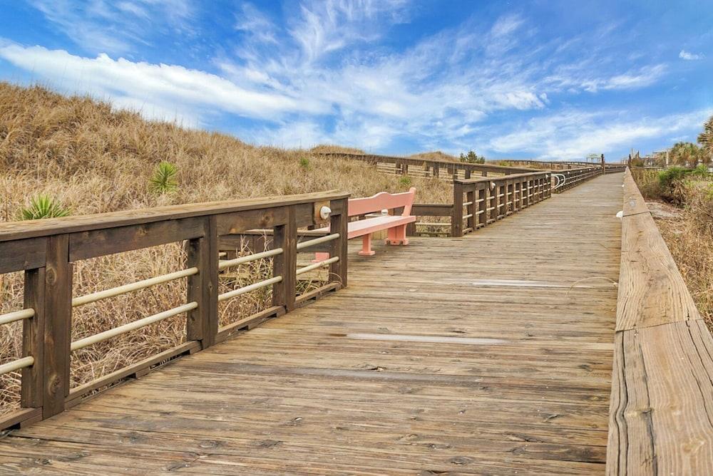 Boardwalk Inn photo 93