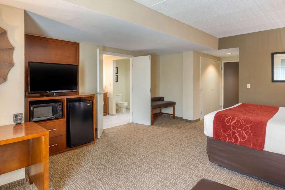 Comfort Suites South Park photo 34